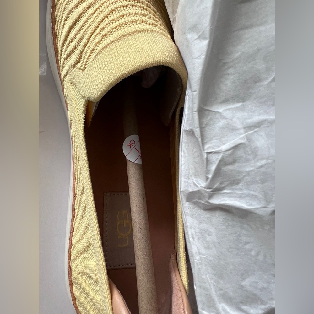 Ugg Sammy wavy sneakers size 10 - Picture 2 of 4